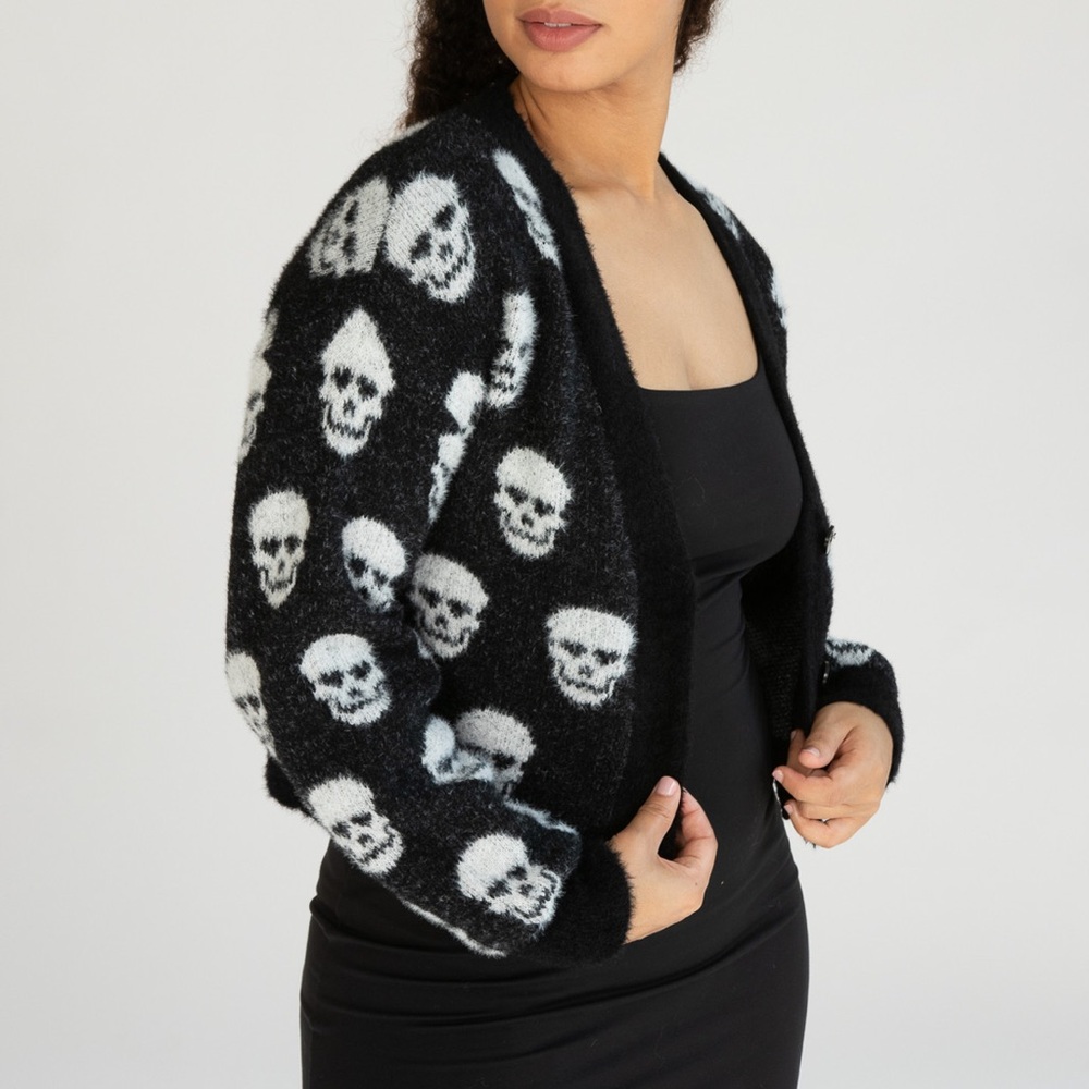 HP 💖 Super Soft Cropped Skull Cardigan